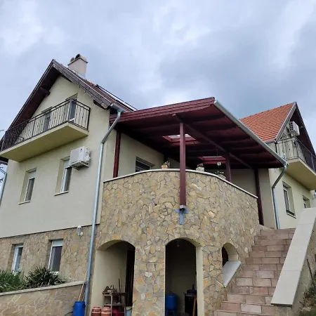 Villa Hegyalja Balatonkenese Exterior photo
